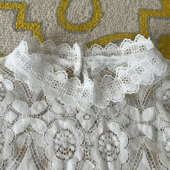NWOT Lace Top. Sz L - Picture 6 of 9
